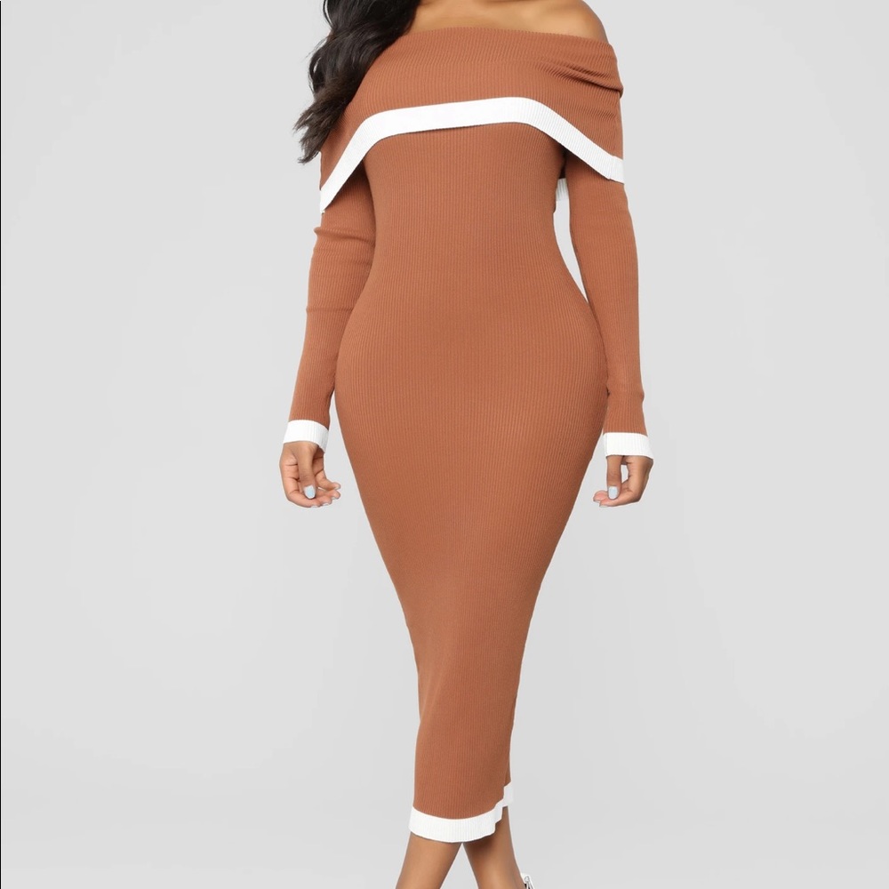 Off The Shoulder Maxi Dress. Brown/Ivory. Large